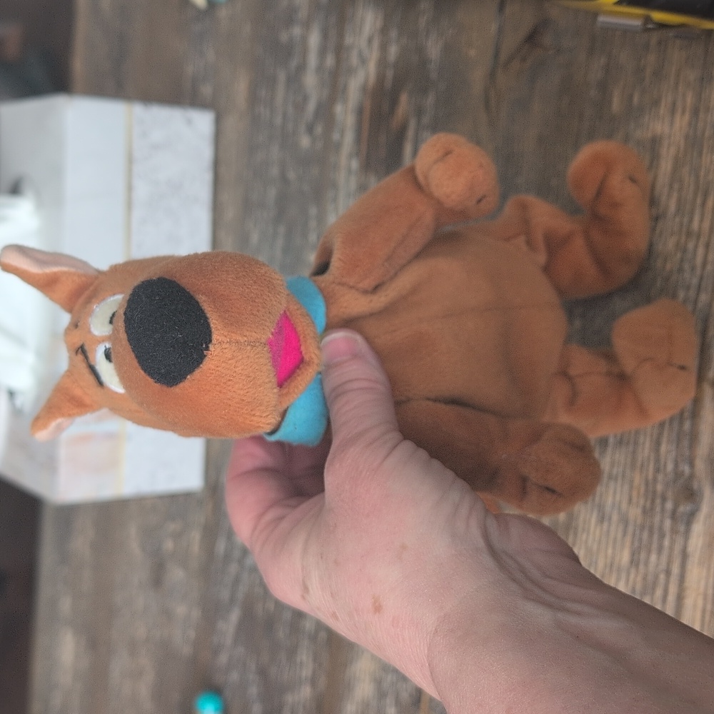 Vintage 90's Y2K Cartoon Network Scooby-Doo Plush Dog - Picture 2 of 7